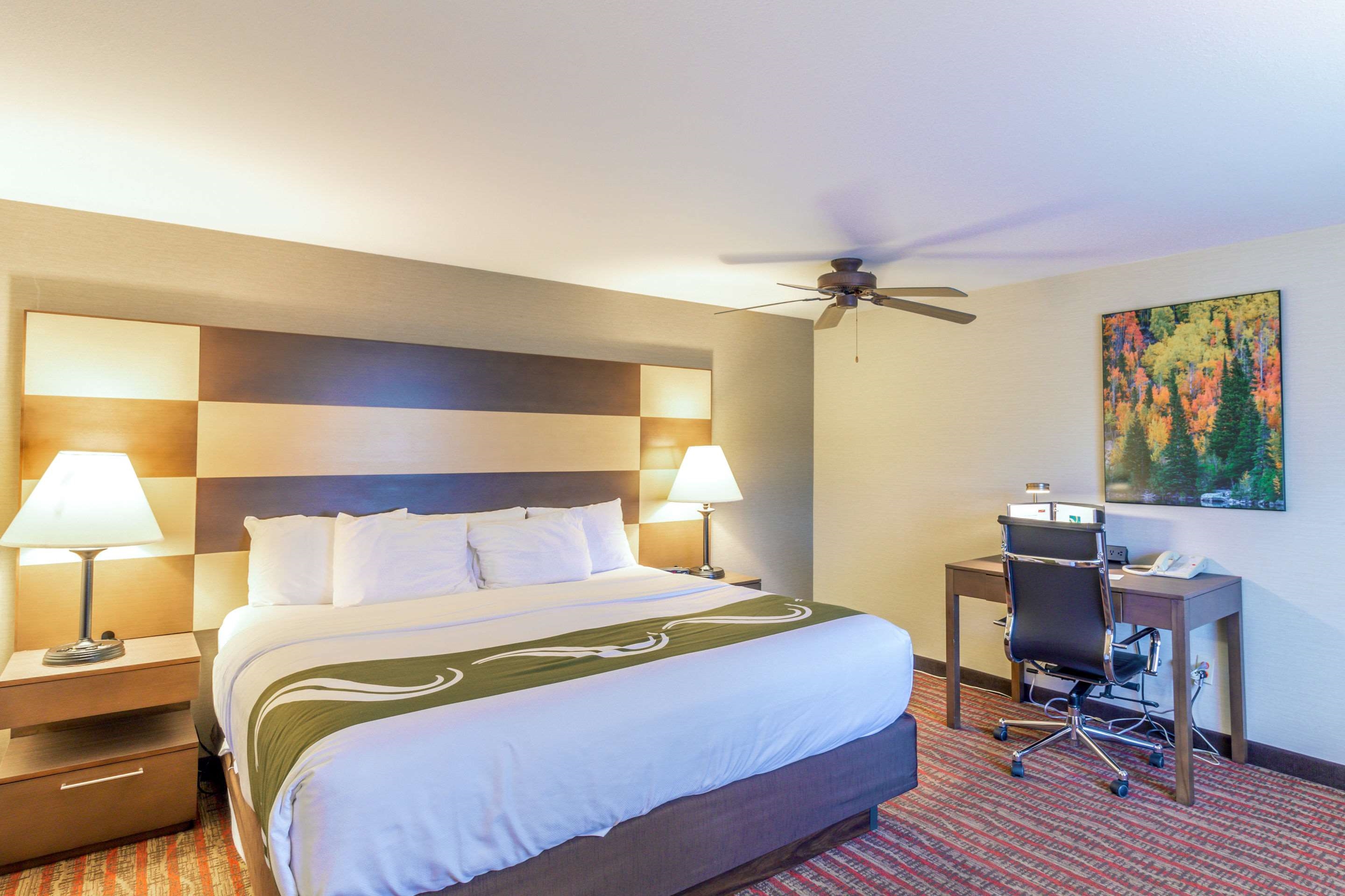 Hotels Near Rocky Top Sports Complex - l0u3161