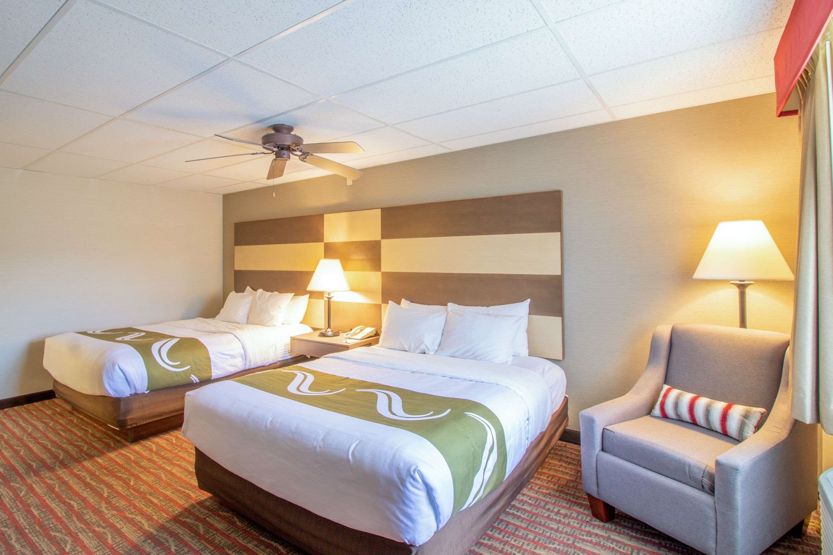 Hotels Near Rocky Top Sports Complex - p2p418j